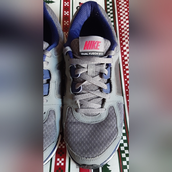 Nike Dual Fusion ST2 Running Shoes - Picture 4 of 13